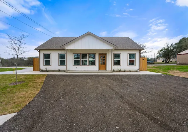 Photo 2 of Single family home for sale at 103 Lentz Main St, Red Rock, TX 78662 | MLS# 4411563 | Listing updated on 2026-09-22