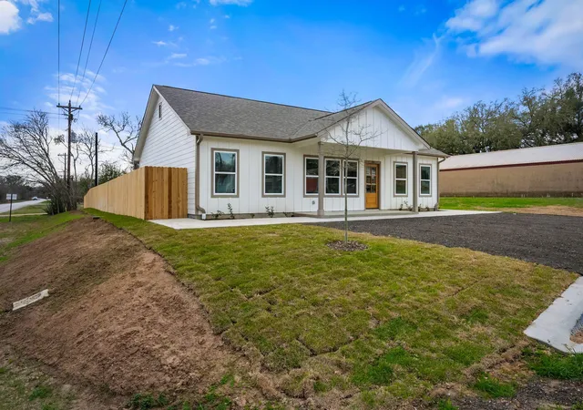 Photo 3 of Single family home for sale at 103 Lentz Main St, Red Rock, TX 78662 | MLS# 4411563 | Listing updated on 2026-09-22
