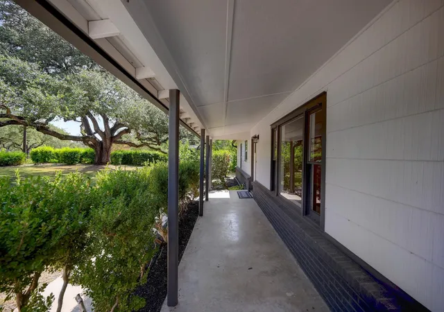 Photo 3 of Single family home for sale at 7611 Oak Hedge Pl, Austin, TX 78745 | MLS# 8281733 | Listing updated on 2026-10-23