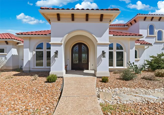 Photo 3 of Single family home for sale at 2144 Senora Rdg, Canyon Lake, TX 78133 | MLS# 8029012 | Listing updated on 2026-09-11