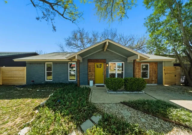 Photo 1 of Single family home for sale at 1005 Arthur Stiles Rd, Austin, TX 78721 | MLS# 5127121 | Listing updated on 2026-09-23