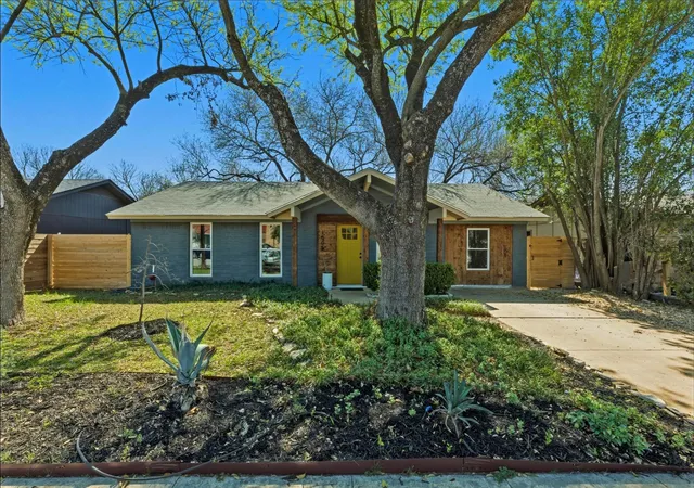 Photo 3 of Single family home for sale at 1005 Arthur Stiles Rd, Austin, TX 78721 | MLS# 5127121 | Listing updated on 2026-09-23