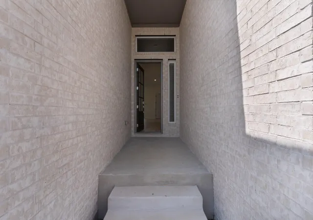 Photo 3 of Single family home for sale at 208 Montecido Dr, Liberty Hill, TX 78642 | MLS# 5474861 | Listing updated on 2026-09-13