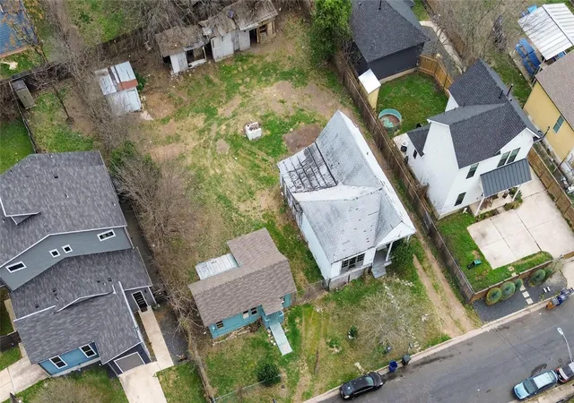 Photo 3 of Single family home for sale at 6917 Carver Ave, Austin, TX 78752 | MLS# 4502174 | Listing updated on 2026-09-15