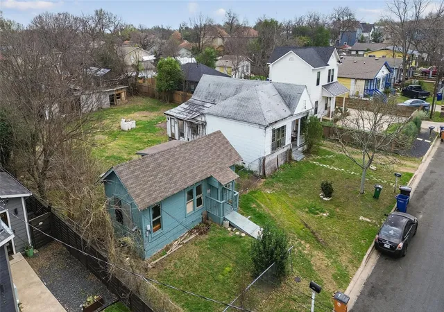 Photo 3 of Single family home for sale at 6917 Carver Ave, Austin, TX 78752 | MLS# 4502174 | Listing updated on 2026-09-15