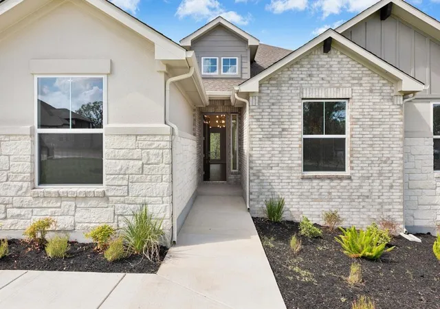 Photo 3 of Single family home for sale at 109 Booted Eagle Claw Cv, Cedar Creek, TX 78612 | MLS# 7058823 | Listing updated on 2026-10-14
