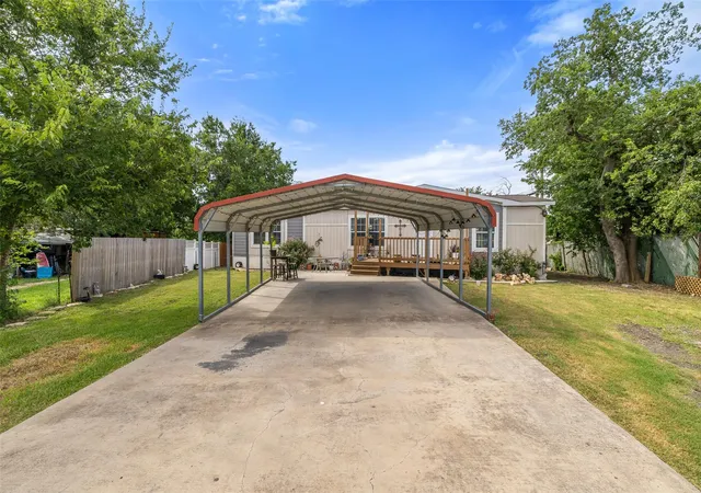 Photo 3 of Manufactured home for sale at 418 Lenora Dr, Taylor, TX 76574 | MLS# 5774557 | Listing updated on 2026-09-11