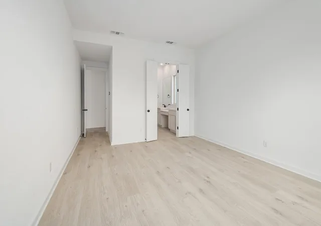 Photo 4 of Single family home for sale at 112 Red Camella Dr, Georgetown, TX 78628 | MLS# 9877984 | Listing updated on 2026-10-24