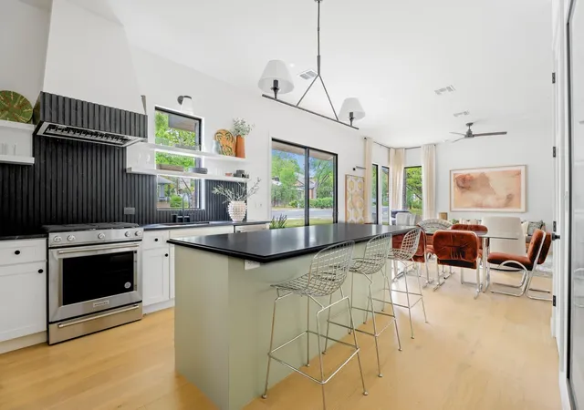 Photo 4 of Single family home for sale at 4911 Duval St, Austin, TX 78751 | MLS# 7985439 | Listing updated on 2026-09-19