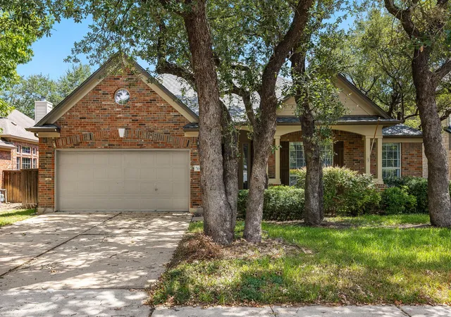 Photo 2 of Single family home for sale at 10421 Hansa Dr, Austin, TX 78739 | MLS# 9839978 | Listing updated on 2026-09-14