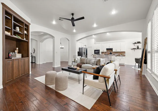 Photo 4 of Single family home for sale at 10421 Hansa Dr, Austin, TX 78739 | MLS# 9839978 | Listing updated on 2026-09-14