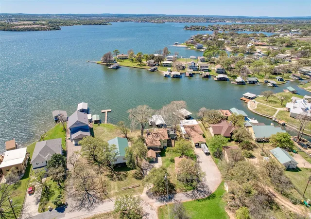 Photo 2 of Single family home for sale at 600 Deep Cvs Dr, Granite Shoals, TX 78654 | MLS# 2827370 | Listing updated on 2026-09-14