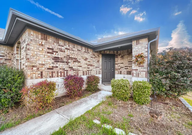 Photo 1 of Single family home for sale at 100 Liard River Rd, Hutto, TX 78634 | MLS# 4981142 | Listing updated on 2026-10-27