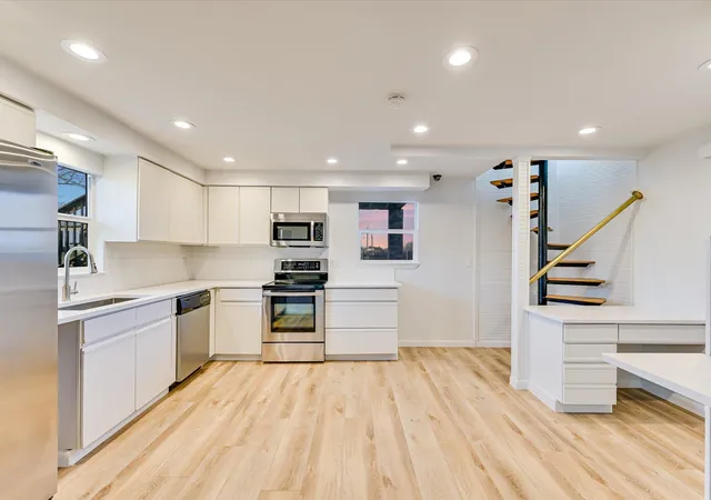 Photo 3 of Single family home for sale at 122 Forest Lake Dr, Del Valle, TX 78617 | MLS# 4237326 | Listing updated on 2026-10-01