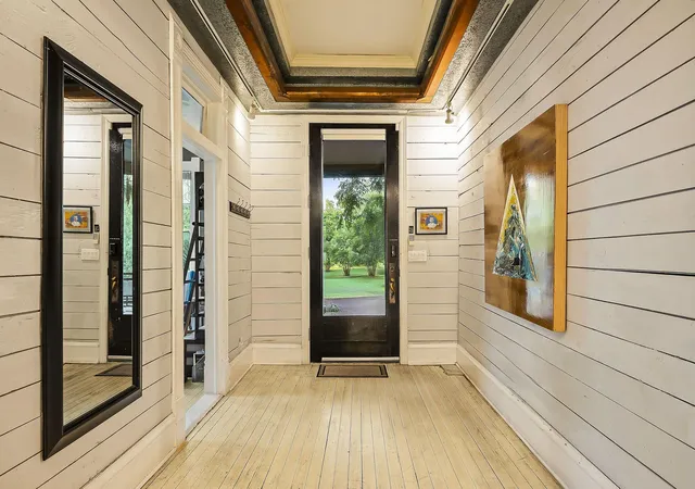 Photo 2 of Mansion for sale at 1007 E 8th Street, Austin, TX 78702 | MLS# 8369328 | Listing updated on 2026-09-14