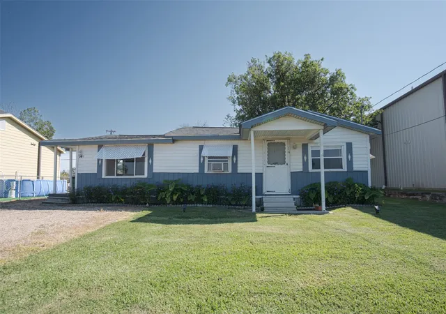 Photo 3 of Sale Pending at 14 W Post Oak Ave, Rogers, TX 76569 | MLS# 7936904 | Listing updated on 2026-09-11