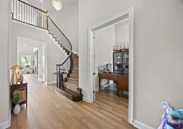 Photo 3 of Single family home for sale at 15705 Colinas Cv, Bee Cave, TX 78738 | MLS# 5491673 | Listing updated on 2026-09-11