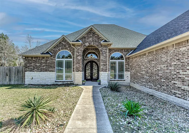 Photo 1 of Sale Pending at 105 Arbors Cir, Elgin, TX 78621 | MLS# 1581649 | Listing updated on 2026-10-09