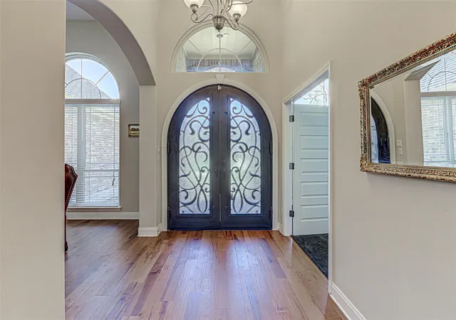 Photo 3 of Sale Pending at 105 Arbors Cir, Elgin, TX 78621 | MLS# 1581649 | Listing updated on 2026-10-09
