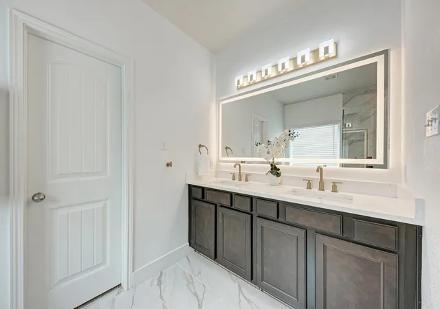 Photo 3 of Single family home for sale at 1704 Stonehaven Ln, Round Rock, TX 78665 | MLS# 1101001 | Listing updated on 2026-09-27