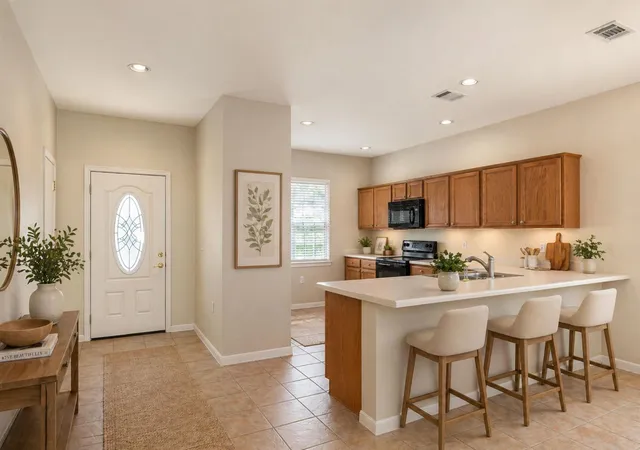 Photo 3 of Single family home for sale at 516 Texas Dr, Georgetown, TX 78633 | MLS# 6874272 | Listing updated on 2026-10-05