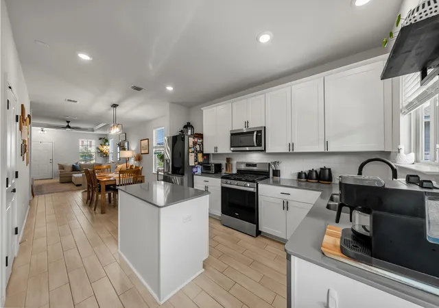 Photo 3 of Single family home for sale at 350 Purple Heart Dr, Buda, TX 78610 | MLS# 4496374 | Listing updated on 2026-09-29
