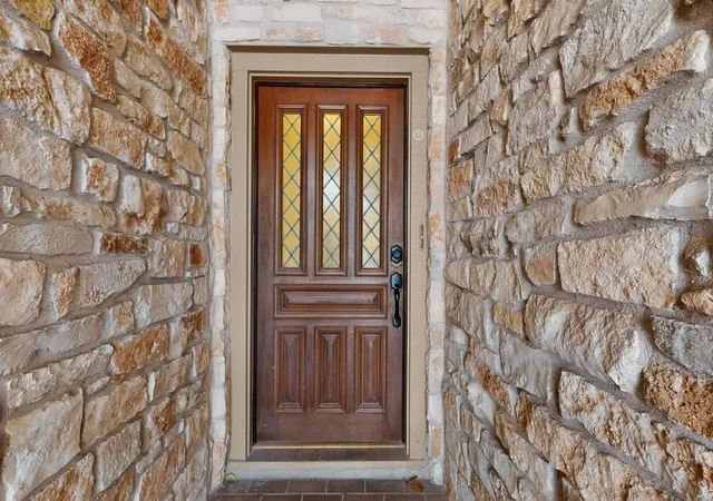 Photo 2 of Sale Pending at 9202 Amberwood Cv, Austin, TX 78759 | MLS# 3441092 | Listing updated on 2026-10-28