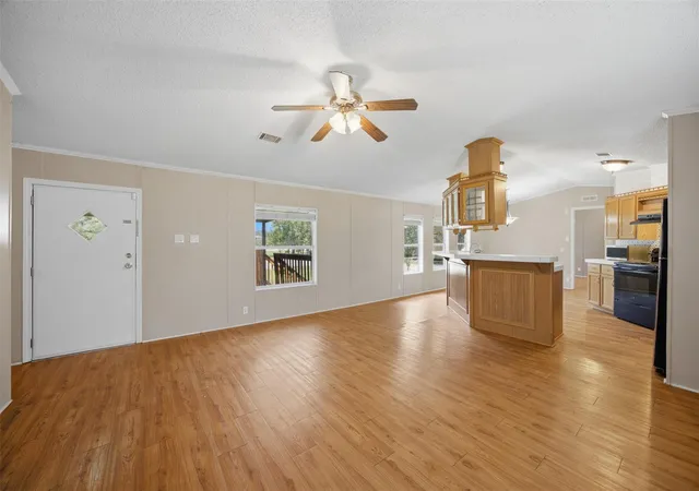 Photo 4 of Manufactured home for sale at 135 Side Saddle Dr, Cedar Creek, TX 78612 | MLS# 1767401 | Listing updated on 2026-09-14