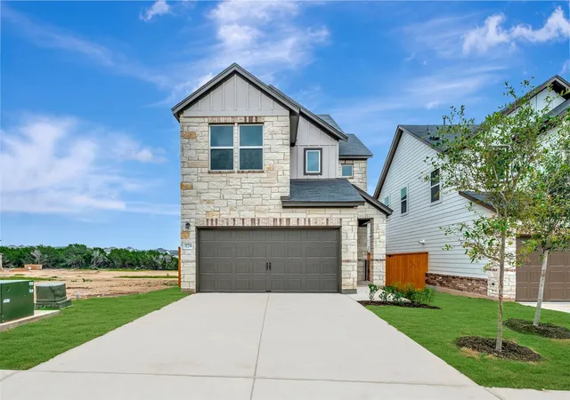 Photo 1 of Single family home for sale at 579 Bishop Wood Rd, Dripping Springs, TX 78620 | MLS# 6602069 | Listing updated on 2026-09-14