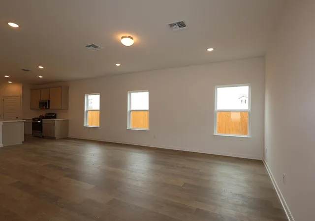 Photo 3 of Single family home for sale at 122 Heritage Forest Pkwy, Dripping Springs, TX 78620 | MLS# 4334297 | Listing updated on 2026-09-14