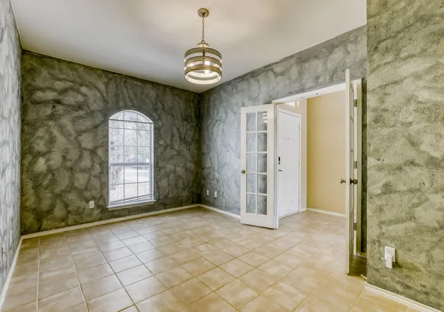Photo 3 of Single family home for sale at 100 Antietam Trl, Elgin, TX 78621 | MLS# 8506240 | Listing updated on 2026-09-10