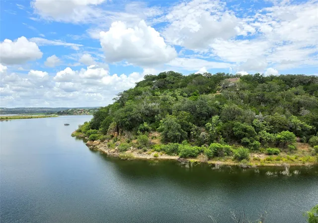 Photo 3 of Single family home for sale at 501 Coventry Rd, Spicewood, TX 78669 | MLS# 4482149 | Listing updated on 2026-09-10