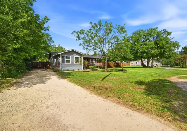 Photo 3 of Single family home for sale at 700 9th Street, Blanco, TX 78606 | MLS# 9885877 | Listing updated on 2026-09-14