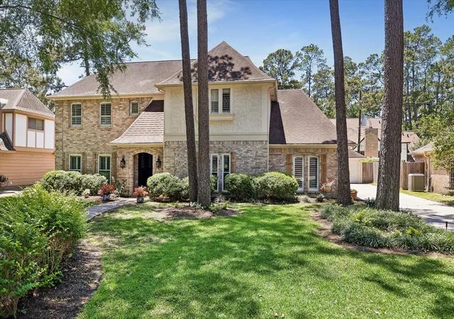 Photo 3 of Single family home for sale at 15111 Rose Cottage Dr, Houston, TX 77069 | MLS# 3799673 | Listing updated on 2026-10-09