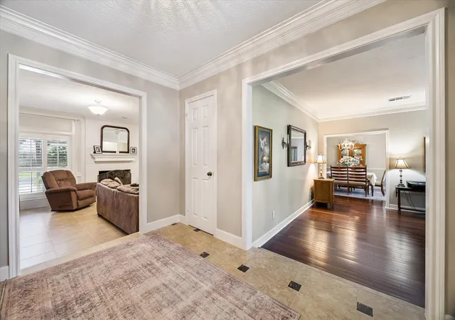 Photo 4 of Single family home for sale at 15111 Rose Cottage Dr, Houston, TX 77069 | MLS# 3799673 | Listing updated on 2026-10-09