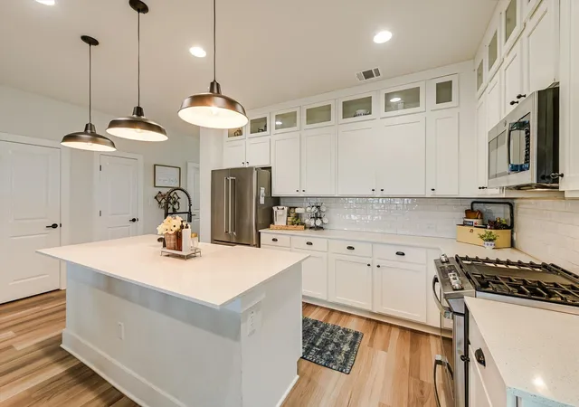 Photo 2 of Single family home for sale at 125 Broken Oak Dr, Liberty Hill, TX 78642 | MLS# 5969413 | Listing updated on 2026-09-22