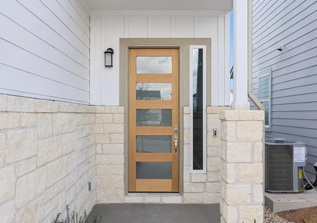 Photo 2 of Sale Pending at 17504 Emperador Dr, Round Rock, TX 78664 | MLS# 1260432 | Listing updated on 2026-09-15
