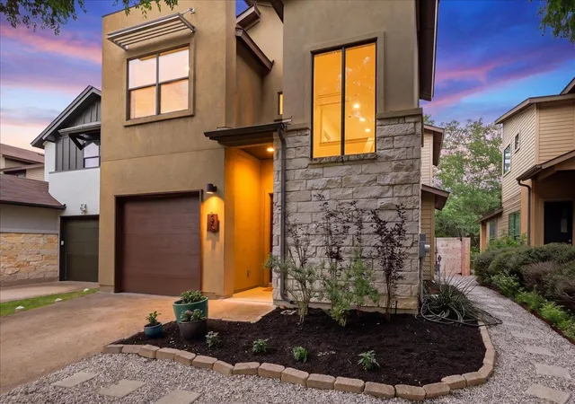 Photo 3 of Single family home for sale at 2815 Corbin Ln, Austin, TX 78704 | MLS# 2515085 | Listing updated on 2026-10-06