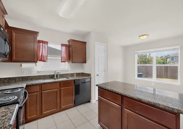 Photo 4 of Single family home for sale at 108 Judge King Dr, Jarrell, TX 76537 | MLS# 4063454 | Listing updated on 2026-09-13