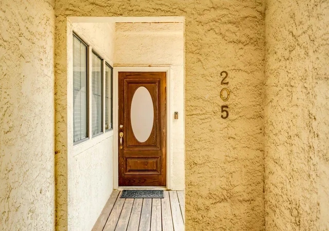 Listing Photo 4 - Condo for sale in building located at 3001 Cedar St, Austin, TX 78705 - Unit #A-205