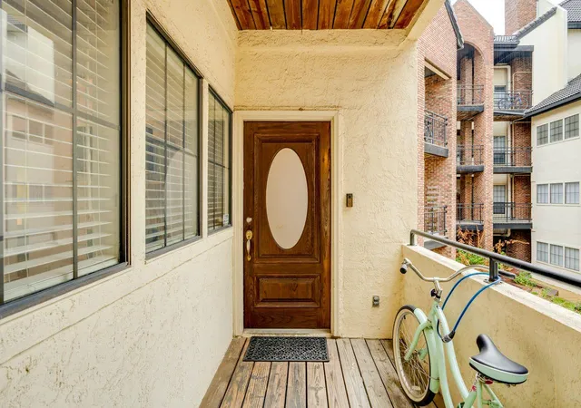 Listing Photo 5 - Condo for sale in building located at 3001 Cedar St, Austin, TX 78705 - Unit #A-205
