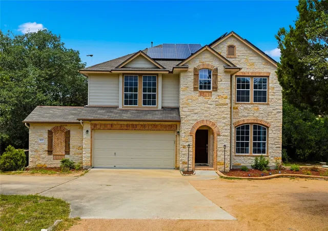 Photo 4 of Single family home for sale at 8122 Lime Crk Rd, Volente, TX 78641 | MLS# 2394072 | Listing updated on 2026-09-13