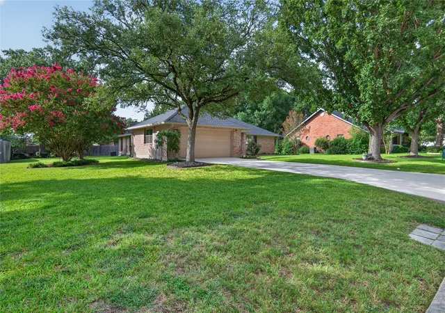 Photo 2 of Single family home for sale at 136 Dundee Grace, New Braunfels, TX 78130 | MLS# 2491747 | Listing updated on 2026-09-14