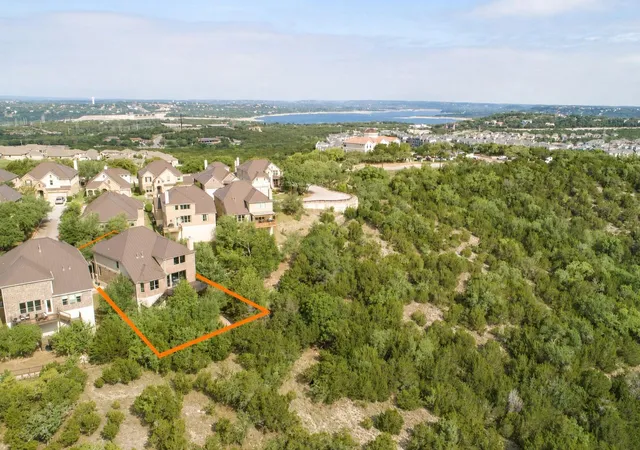 Photo 3 of Single family home for sale at 11804 Vista Verde Cv, Austin, TX 78732 | MLS# 7090718 | Listing updated on 2026-09-15