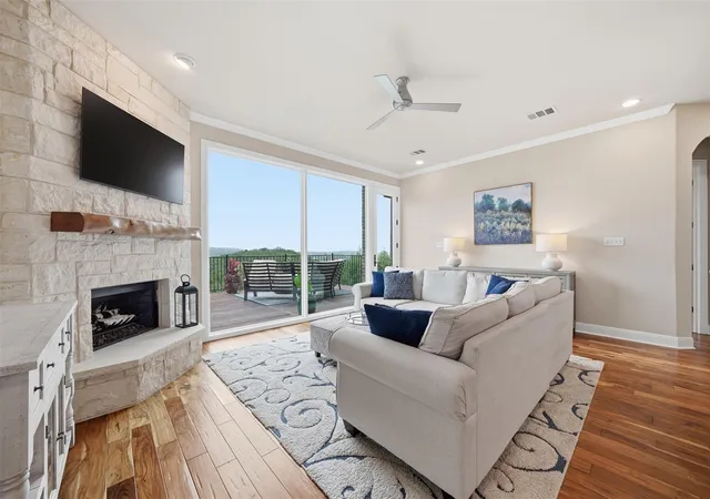 Photo 4 of Single family home for sale at 11804 Vista Verde Cv, Austin, TX 78732 | MLS# 7090718 | Listing updated on 2026-09-15