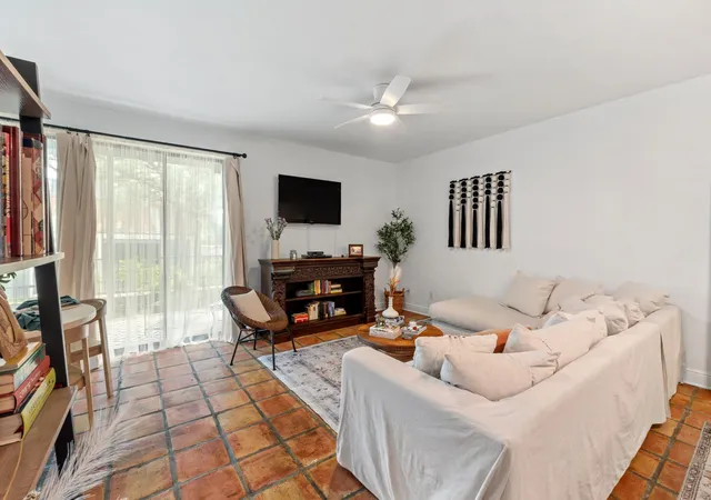 Listing Photo 1 - Condo for sale in building located at 606 W Lynn St, Austin, TX 78703 - Unit #13