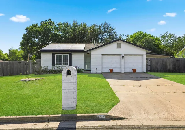 Single family home for sale at 7106 Moat Cv, Austin, TX 78745 | MLS# 5106766