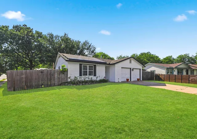 Photo 2 of Single family home for sale at 7106 Moat Cv, Austin, TX 78745 | MLS# 5106766 | Listing updated on 2026-10-08