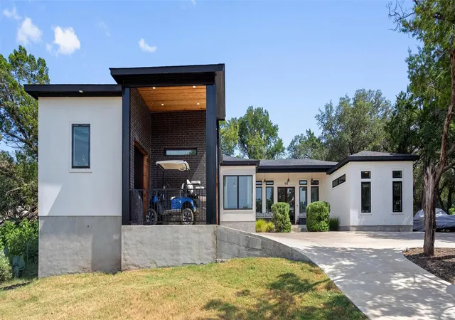 Photo 1 of Single family home for sale at 418 Venture Blvd S, Lago Vista, TX 78645 | MLS# 6531296 | Listing updated on 2026-09-15