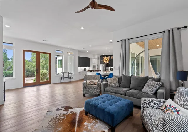 Photo 4 of Single family home for sale at 418 Venture Blvd S, Lago Vista, TX 78645 | MLS# 6531296 | Listing updated on 2026-09-15
